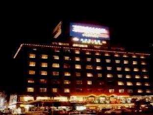Готель Ramada Encore By Wyndham Busan Station Екстер'єр фото